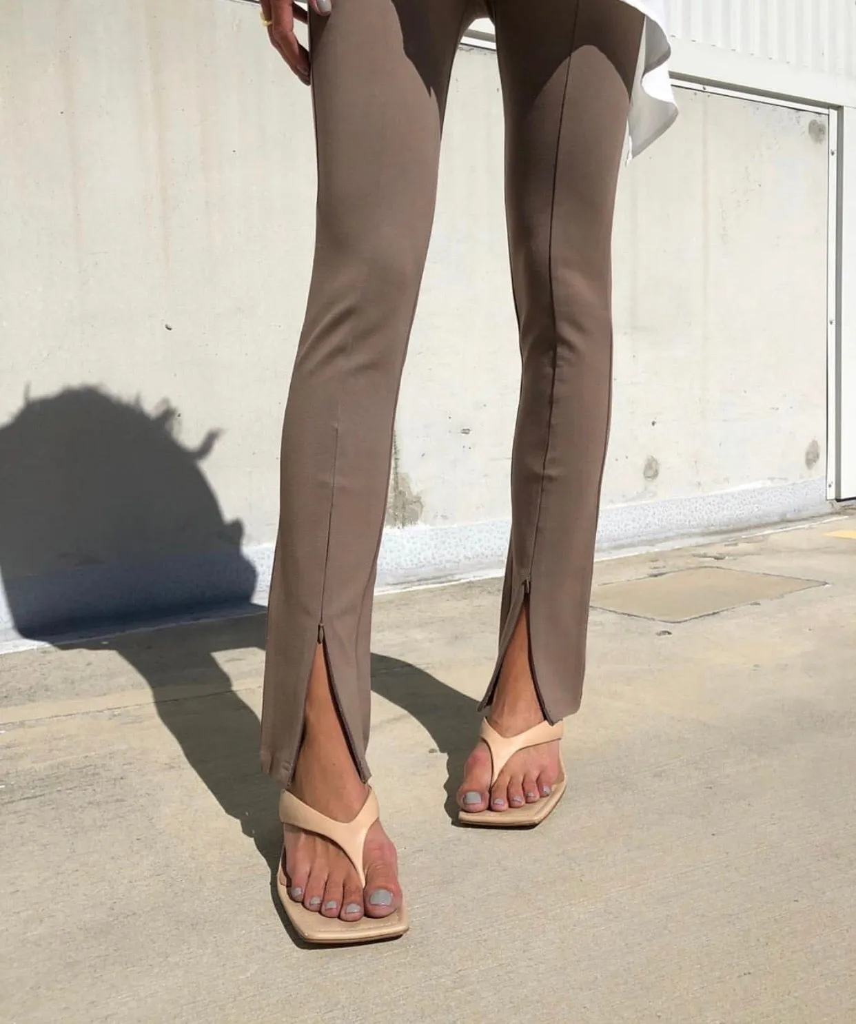 Darlo taupe zip split leggings