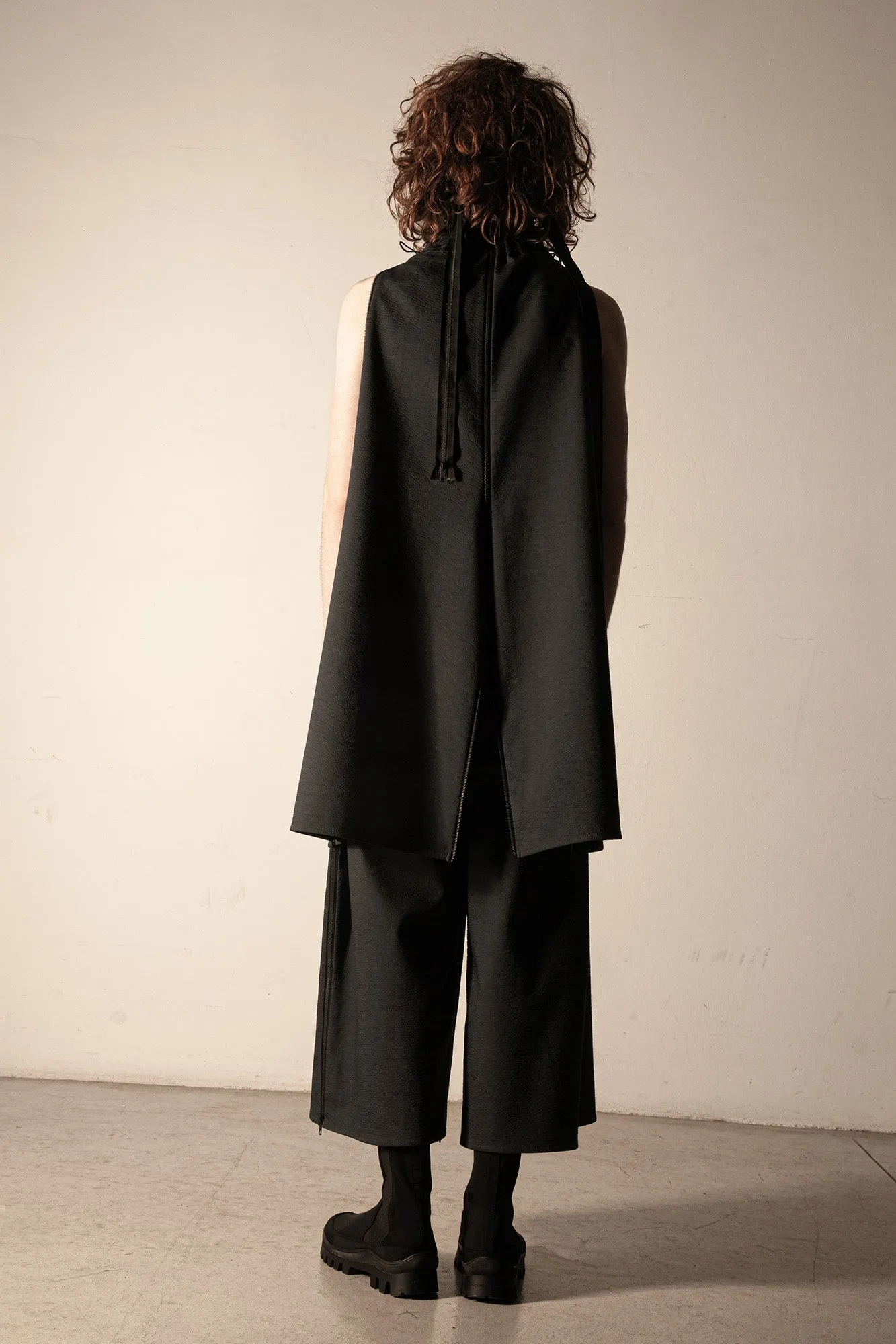 QUOTA 20 -way transforming piece: jumpsuit/dress/hoodie/top/sleeves/trousers/skirt